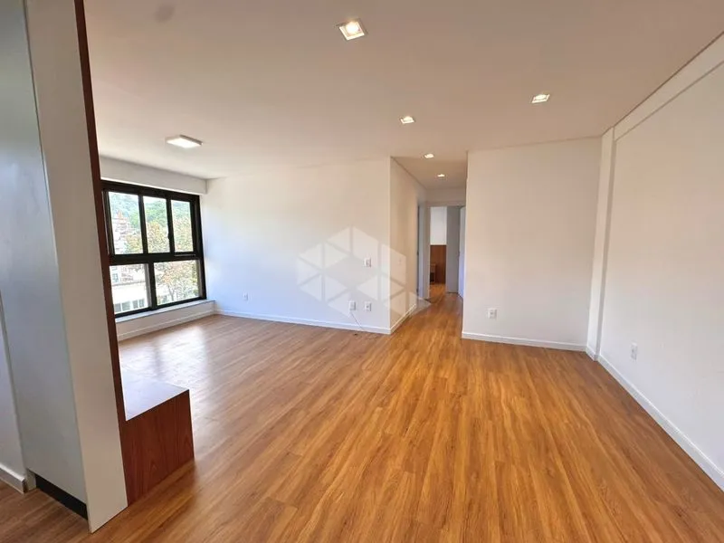 2-bedroom apartment with a washing machine in Florianópolis