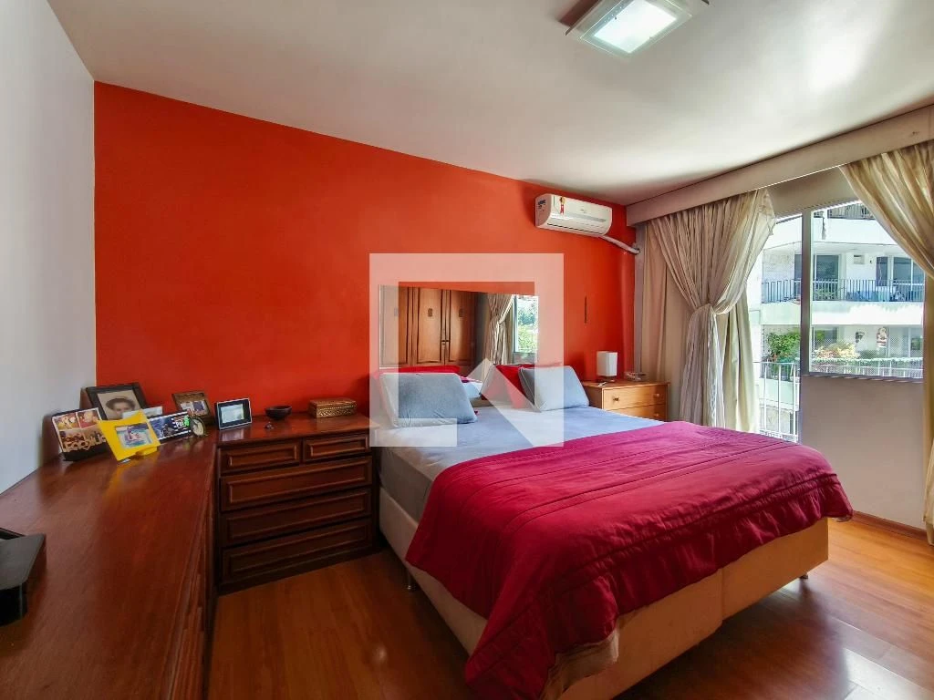 Furnished 4-bedroom apartment with balcony — photo 6