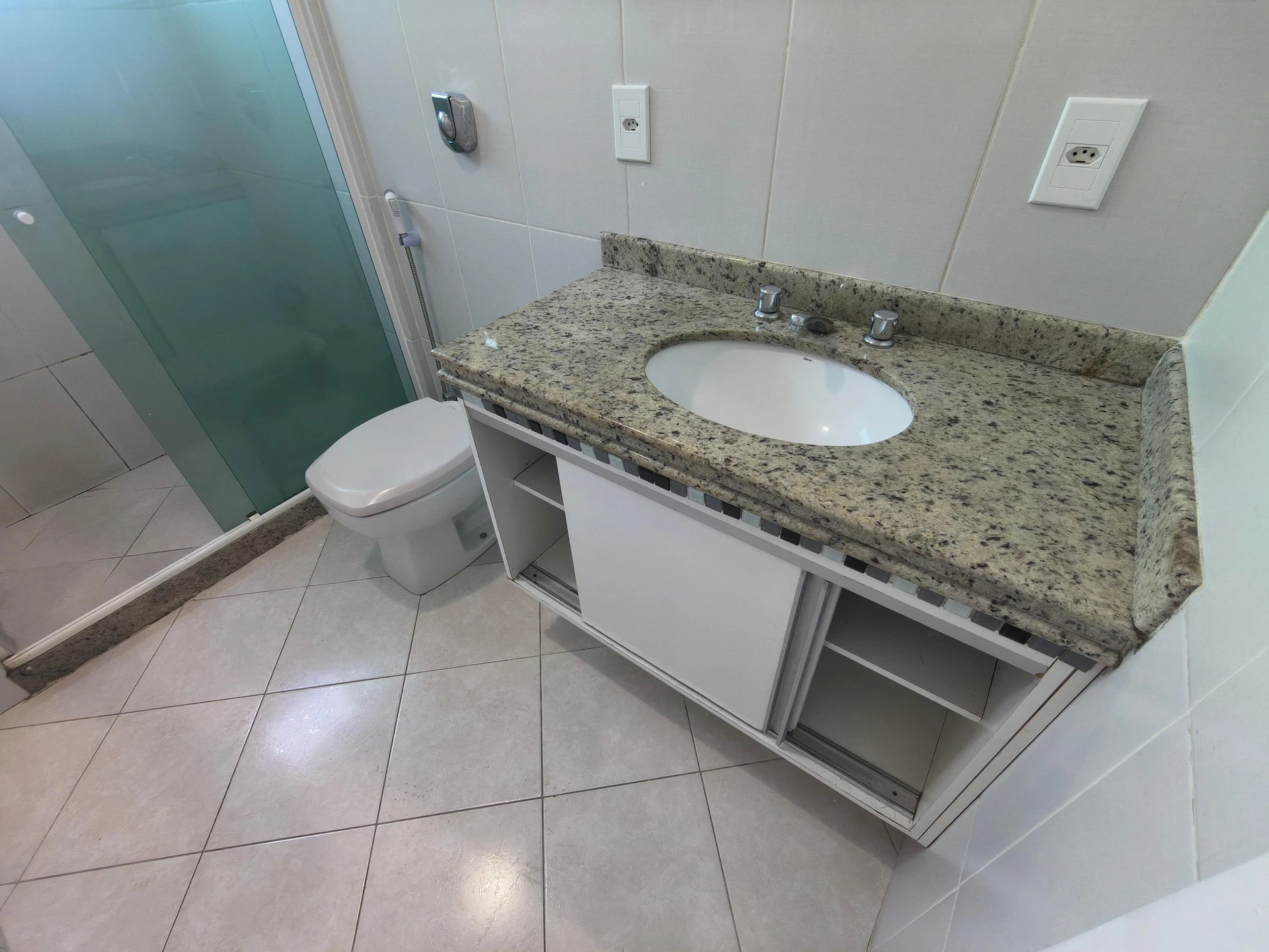 Condo house with 3 bedrooms and a balcony — photo 56