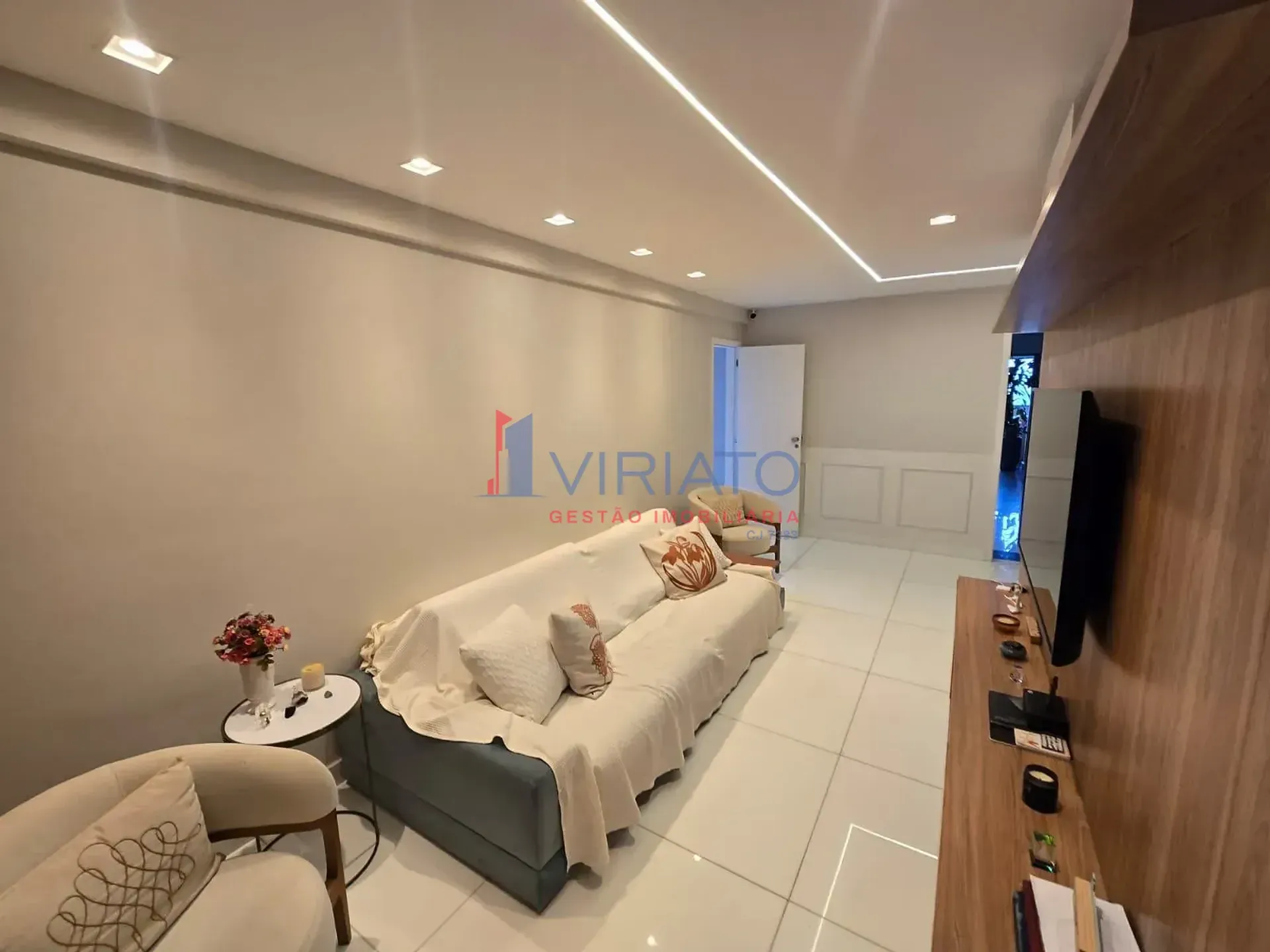 Furnished apartment with 4 bedrooms and 5 bathrooms — photo 12