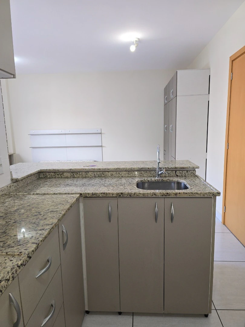 Apartamento de 1 quarto de 33 m² com cozinha integrada — photo 3