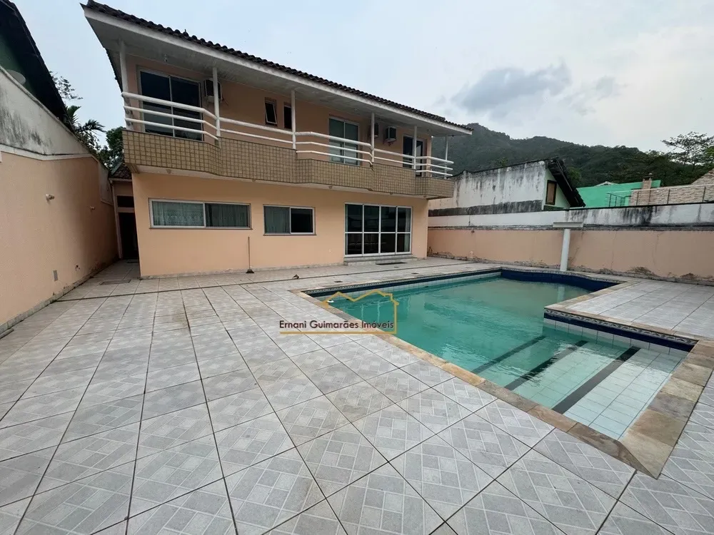 6-bedroom house with a mountain view in Rio de Janeiro — photo 23
