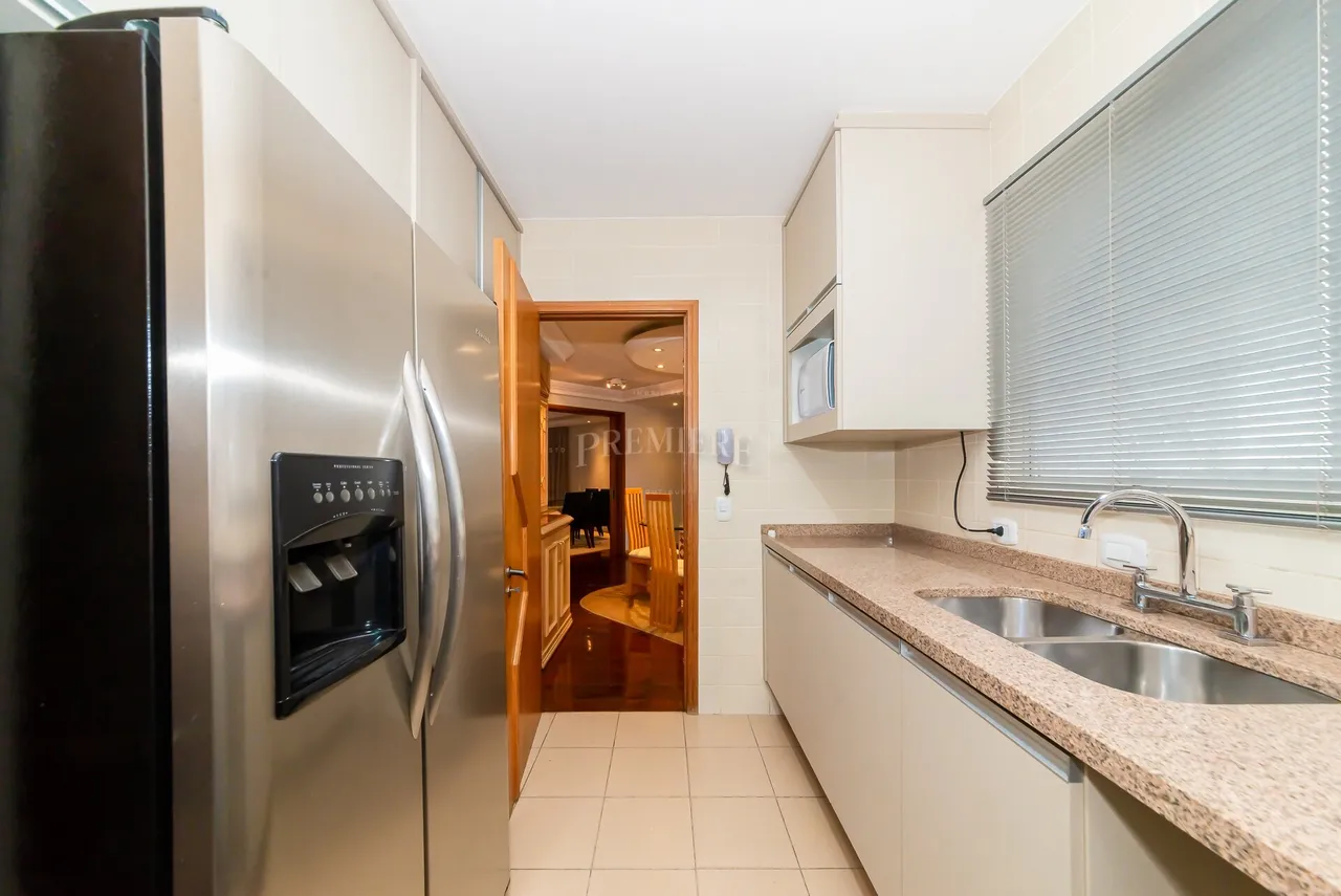 Apartamento de 4 dormitorios con balcón, 265 m² y 2 plazas — photo 12
