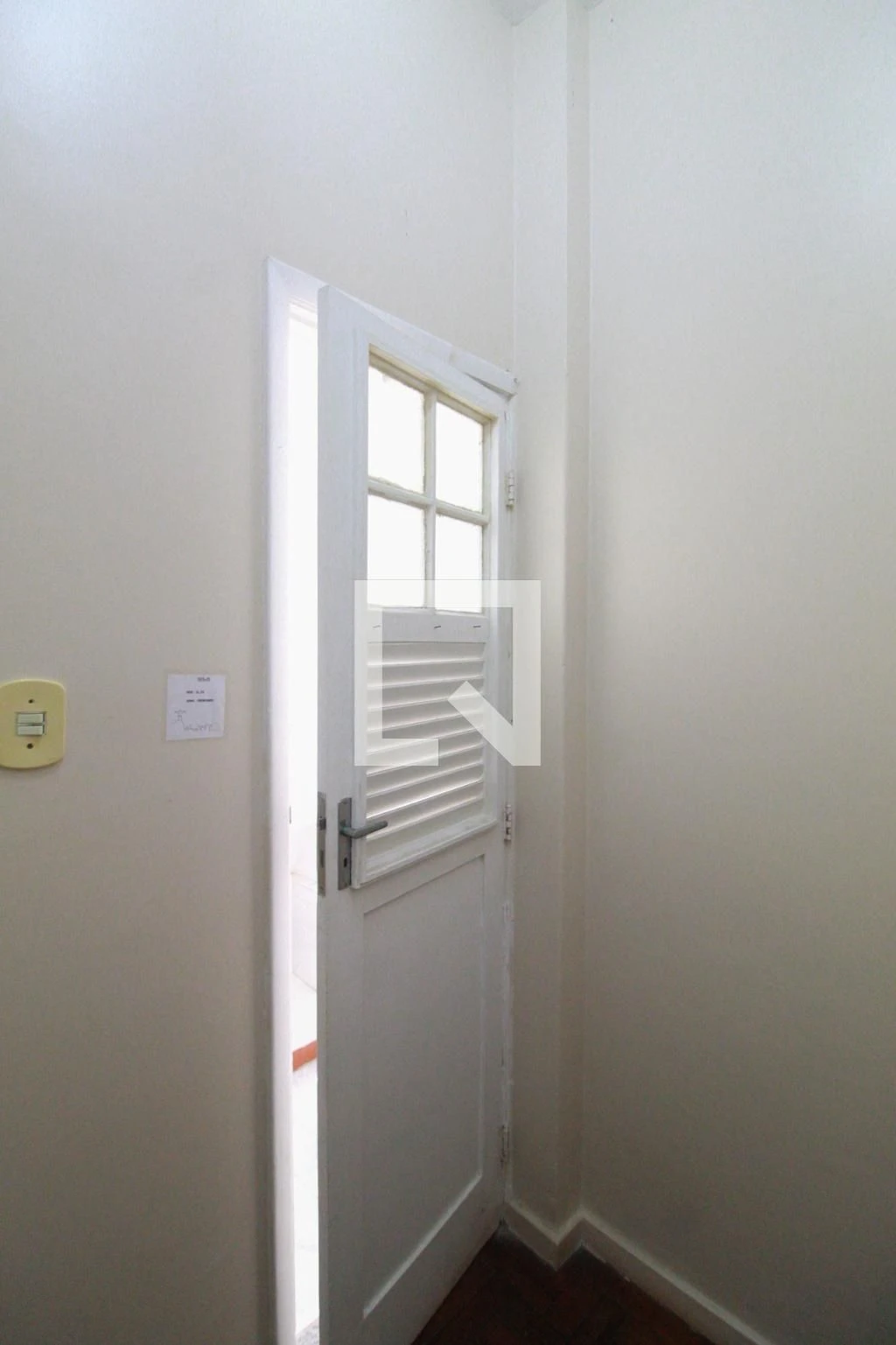 Departamento de 1 dormitorio con piso de madera o laminado — photo 25