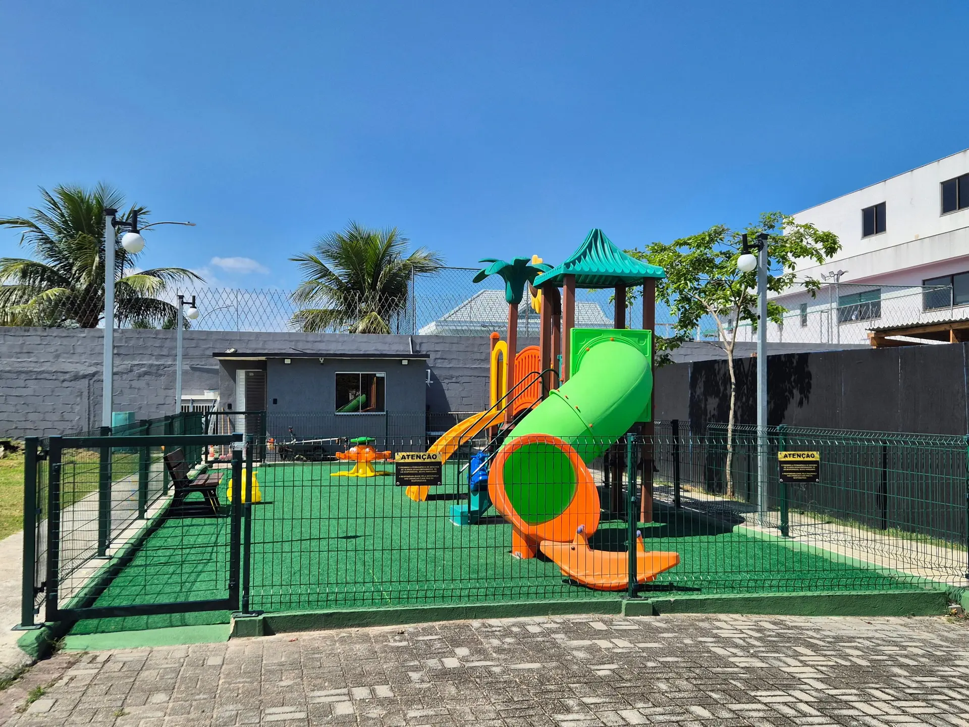 Studio mobiliado com 1 quarto e varanda com fechamento — photo 29