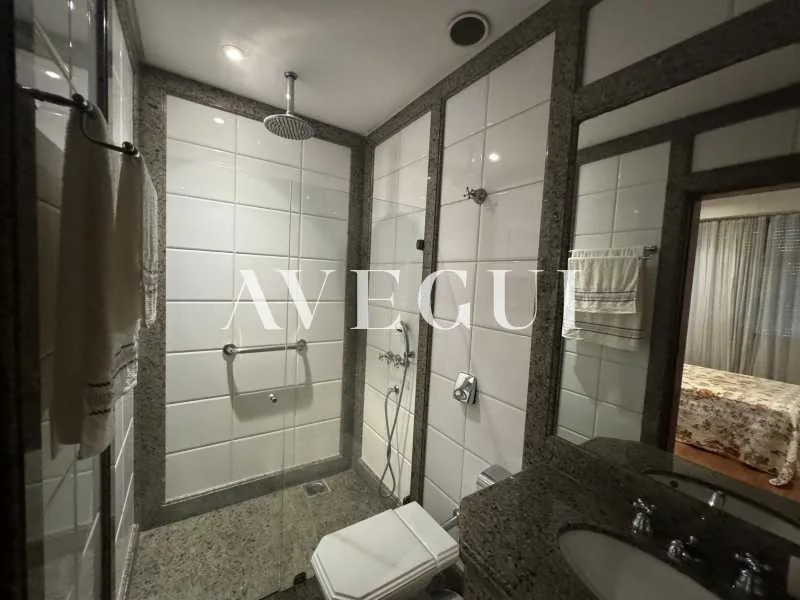 Apartment with 5 bedrooms and a balcony — photo 17