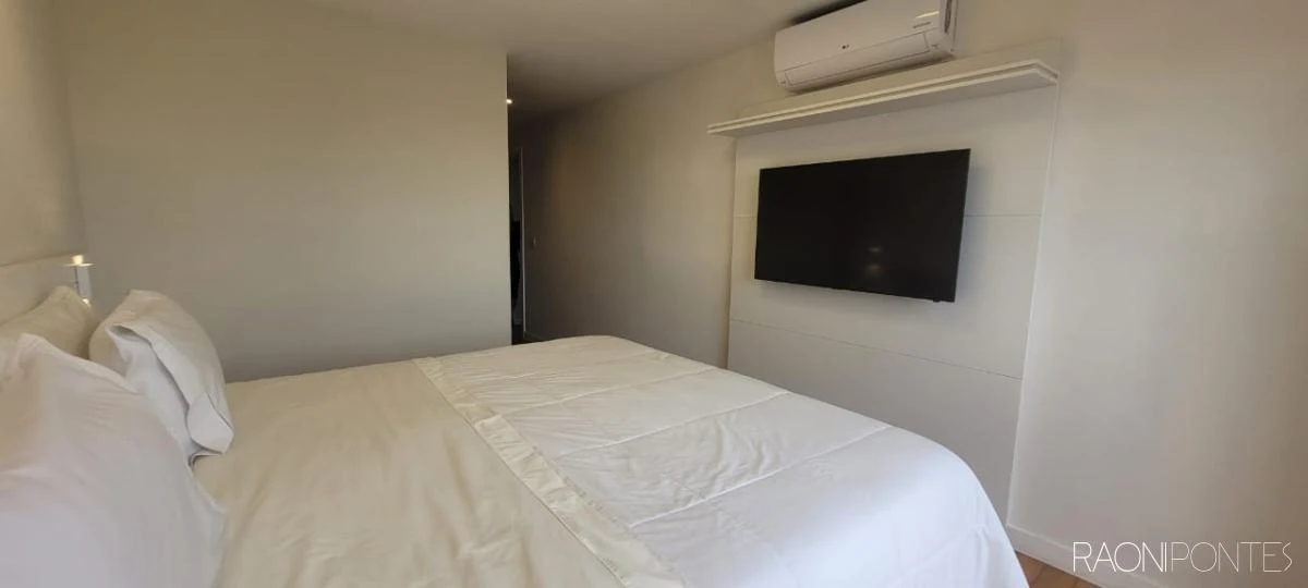 3-bedroom apartment with a water view in Rio de Janeiro — photo 16