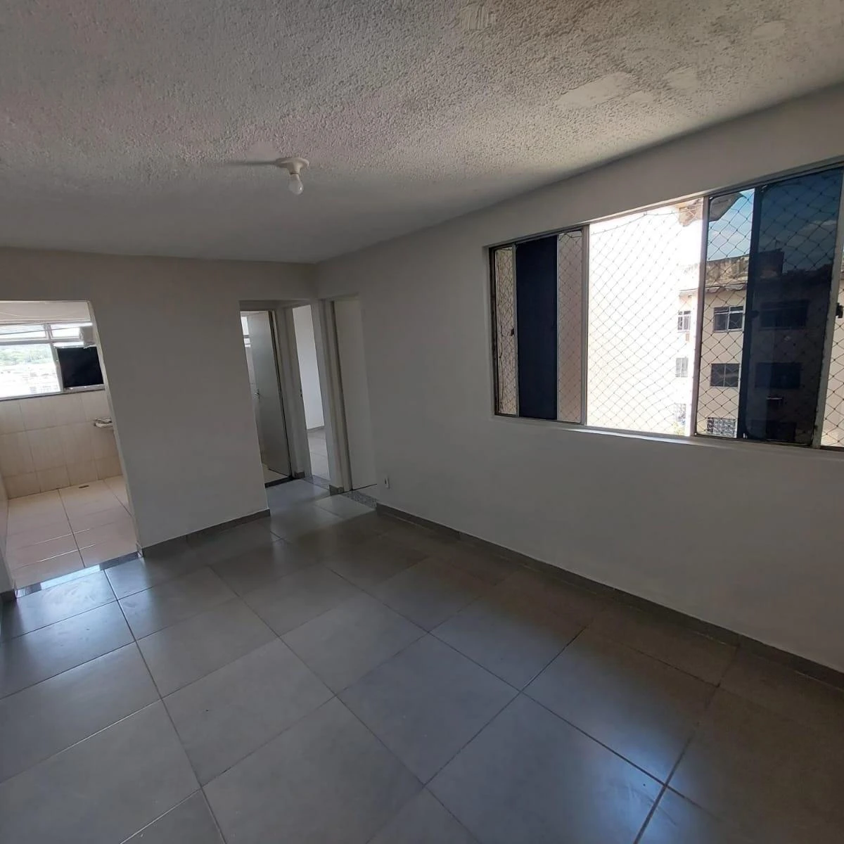 Apartamento com 2 quartos e cozinha separada — photo 2