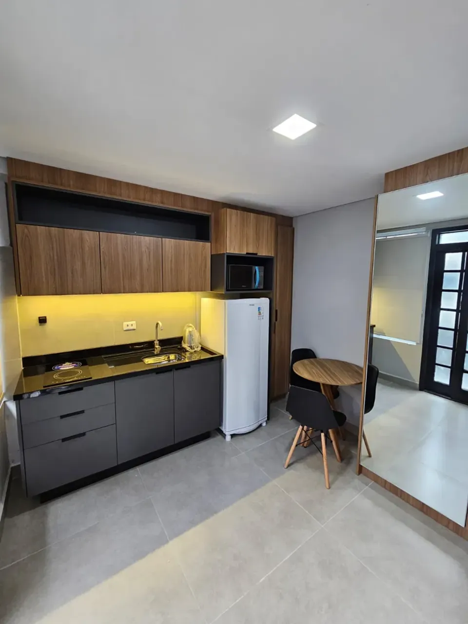 1-bedroom apartment with an equipped kitchenette corner — photo 6