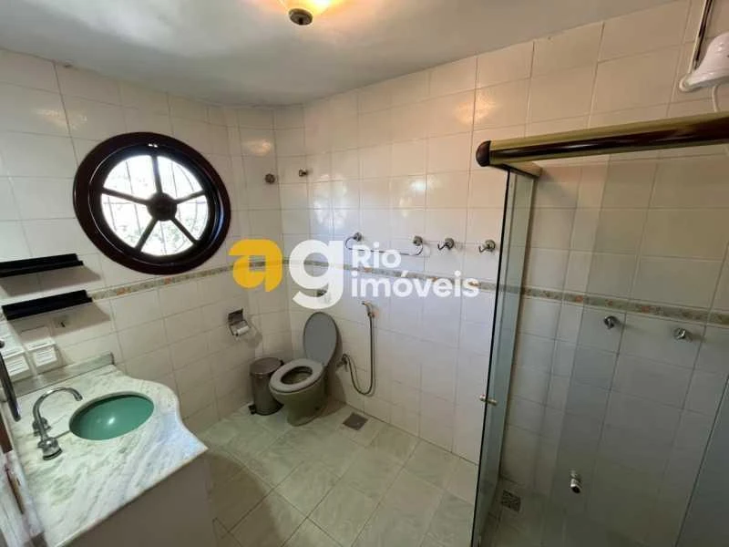 Casa com 3 quartos, 3 banheiros e 4 vagas — photo 23