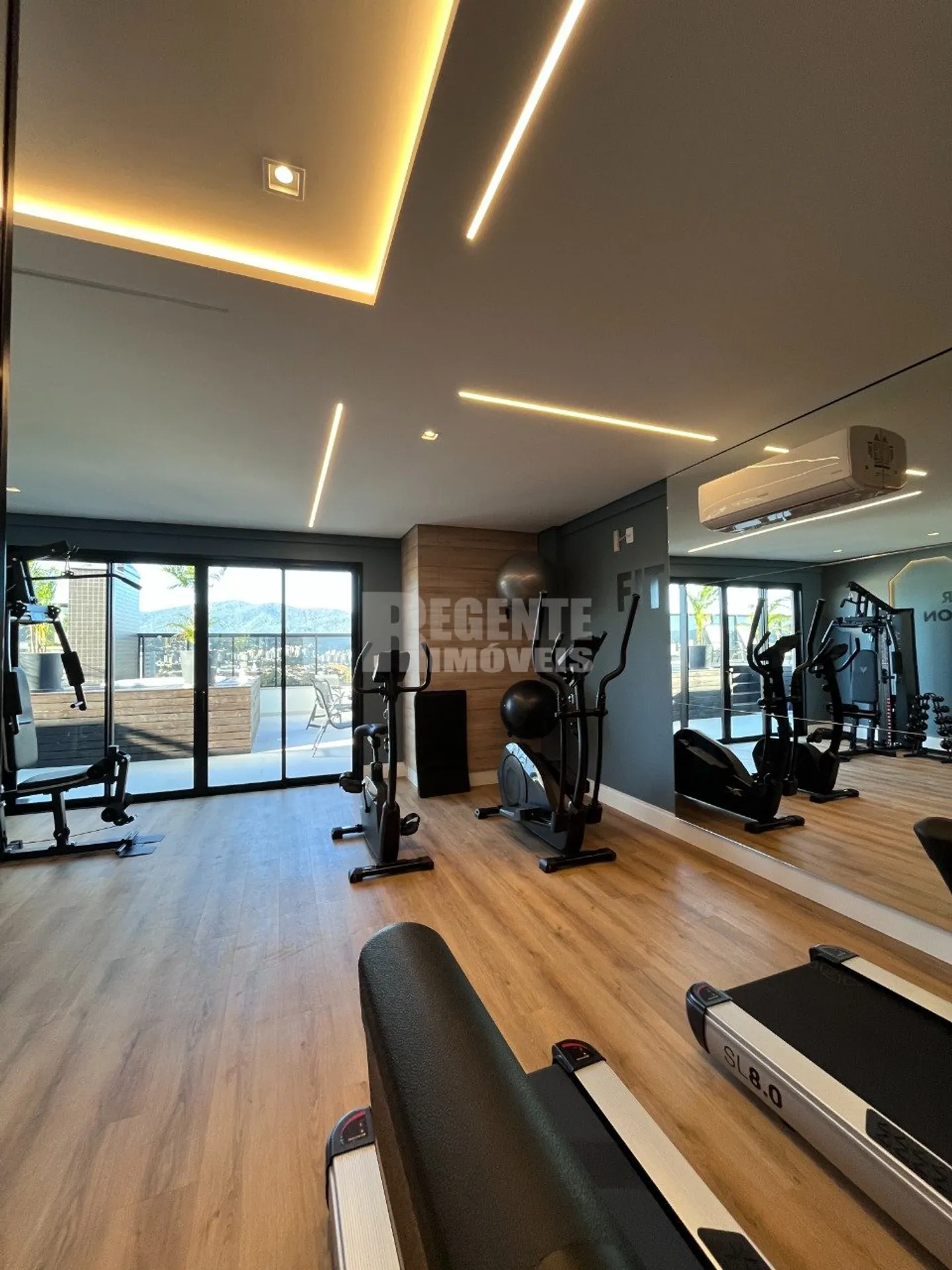 Apartamento amueblado de 2 dormitorios con balcón — photo 10