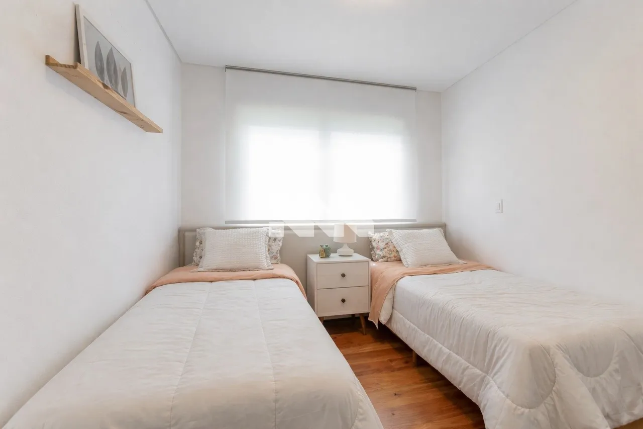 Furnished apartment with 4 bedrooms and 231 m² — photo 14