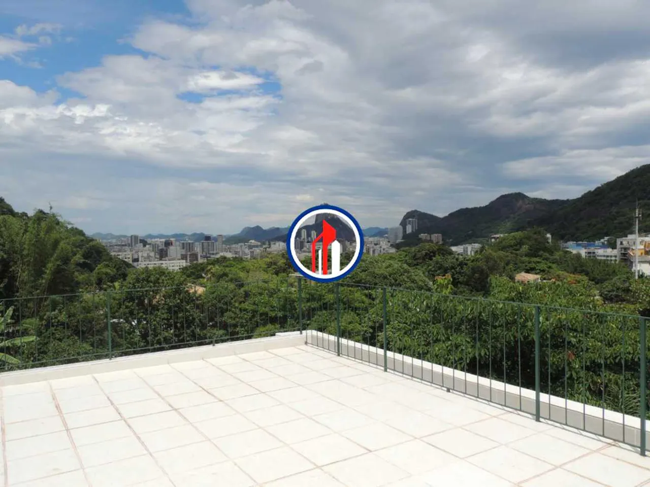 Condominium house with 4 bedrooms and balcony grill — photo 4