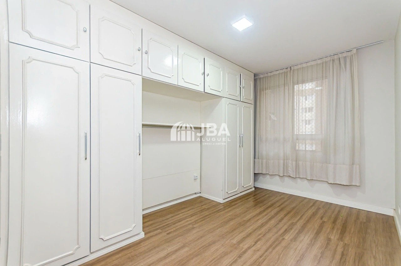 Apartamento de 3 habitaciones con 172 m² y cocina aparte — photo 21