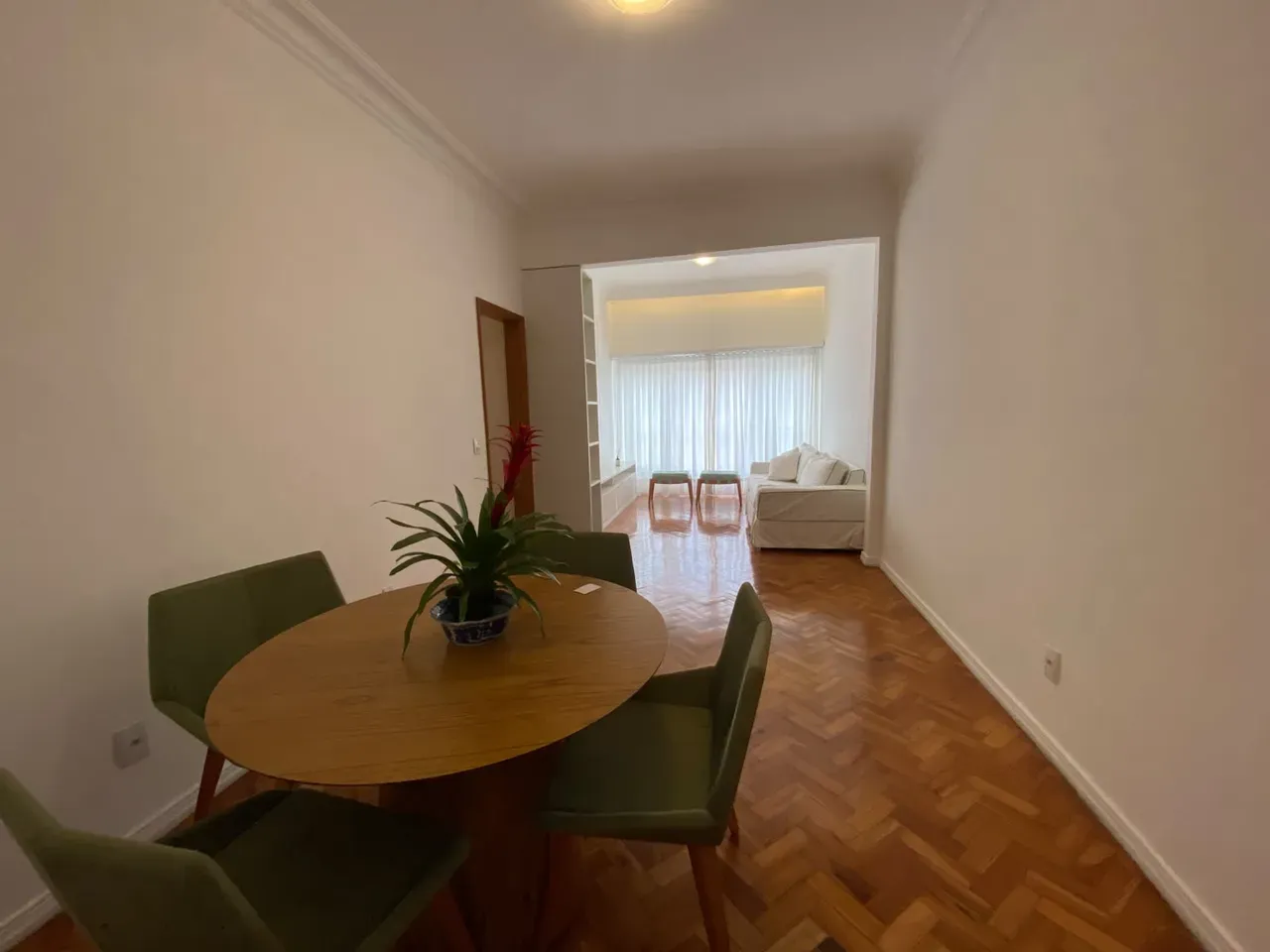 Apartment on the 7th floor with wood or laminate floors — photo 13