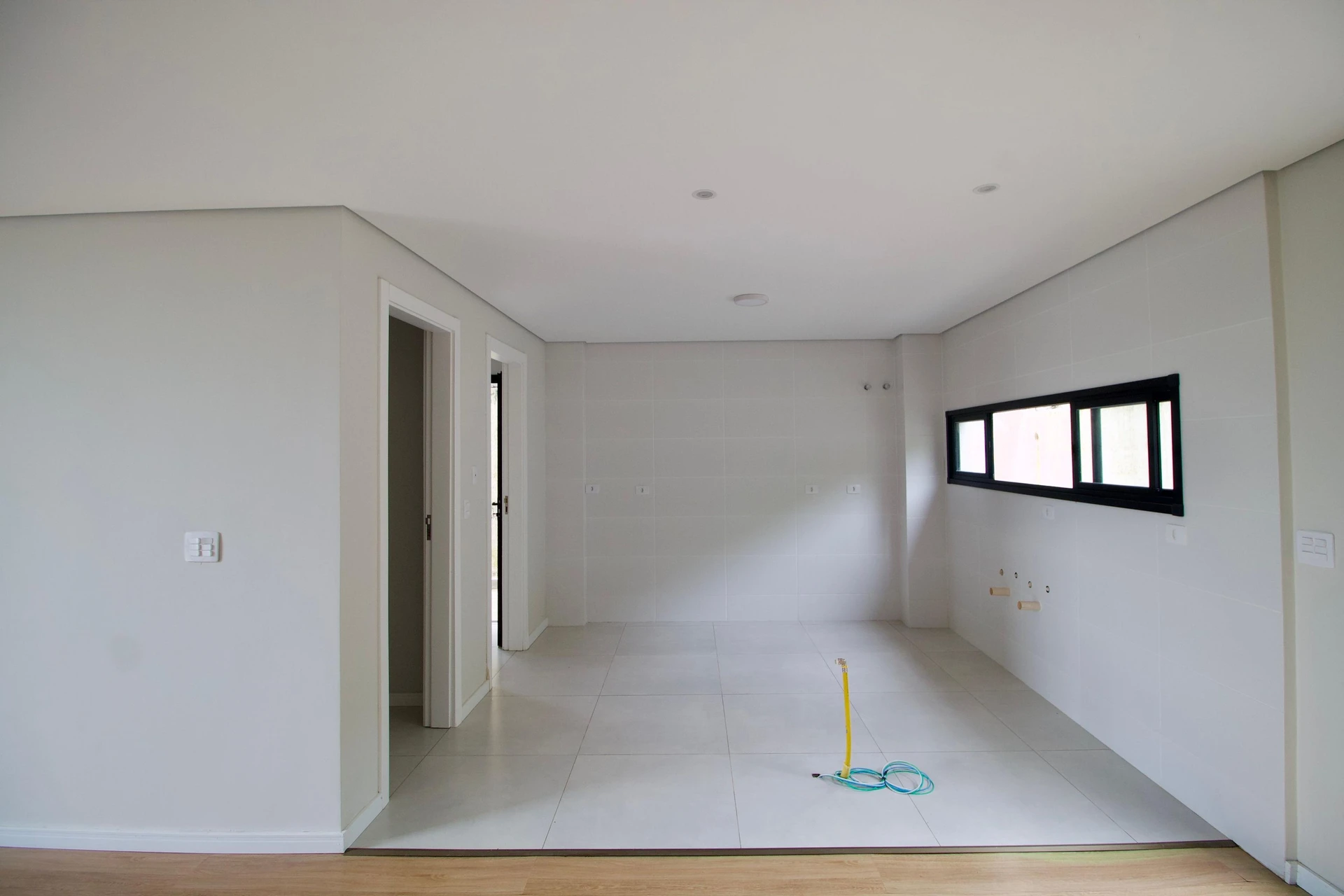 Floor-to-ceiling windows in a 3-bedroom house, 160 m² — photo 36