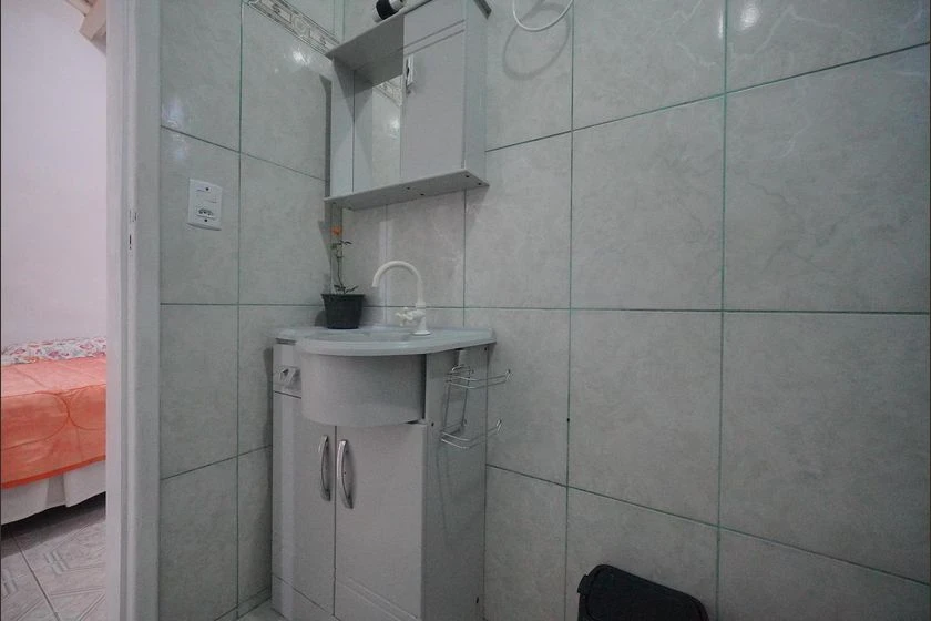 Furnished studio with 1 bedroom, 1 bathroom and balcony — photo 11