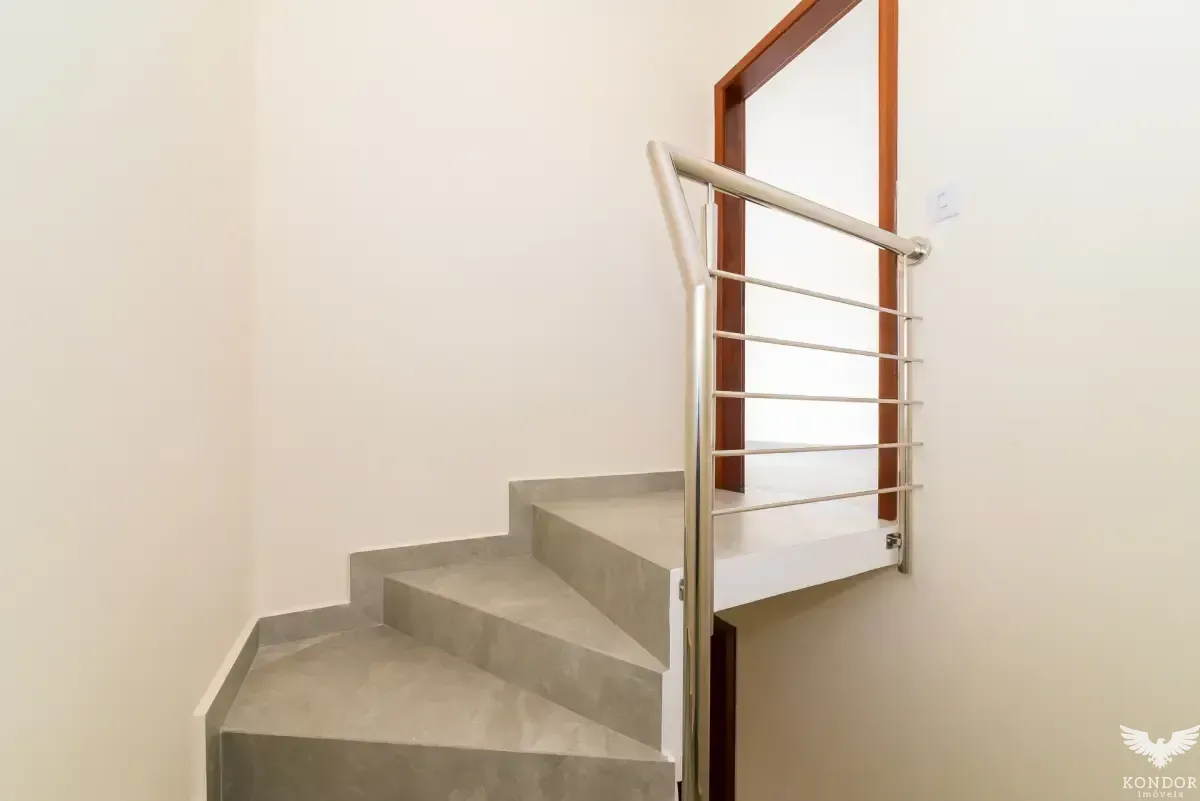 Two-story house with 230 m², 3 bedrooms and 4 baths — photo 31