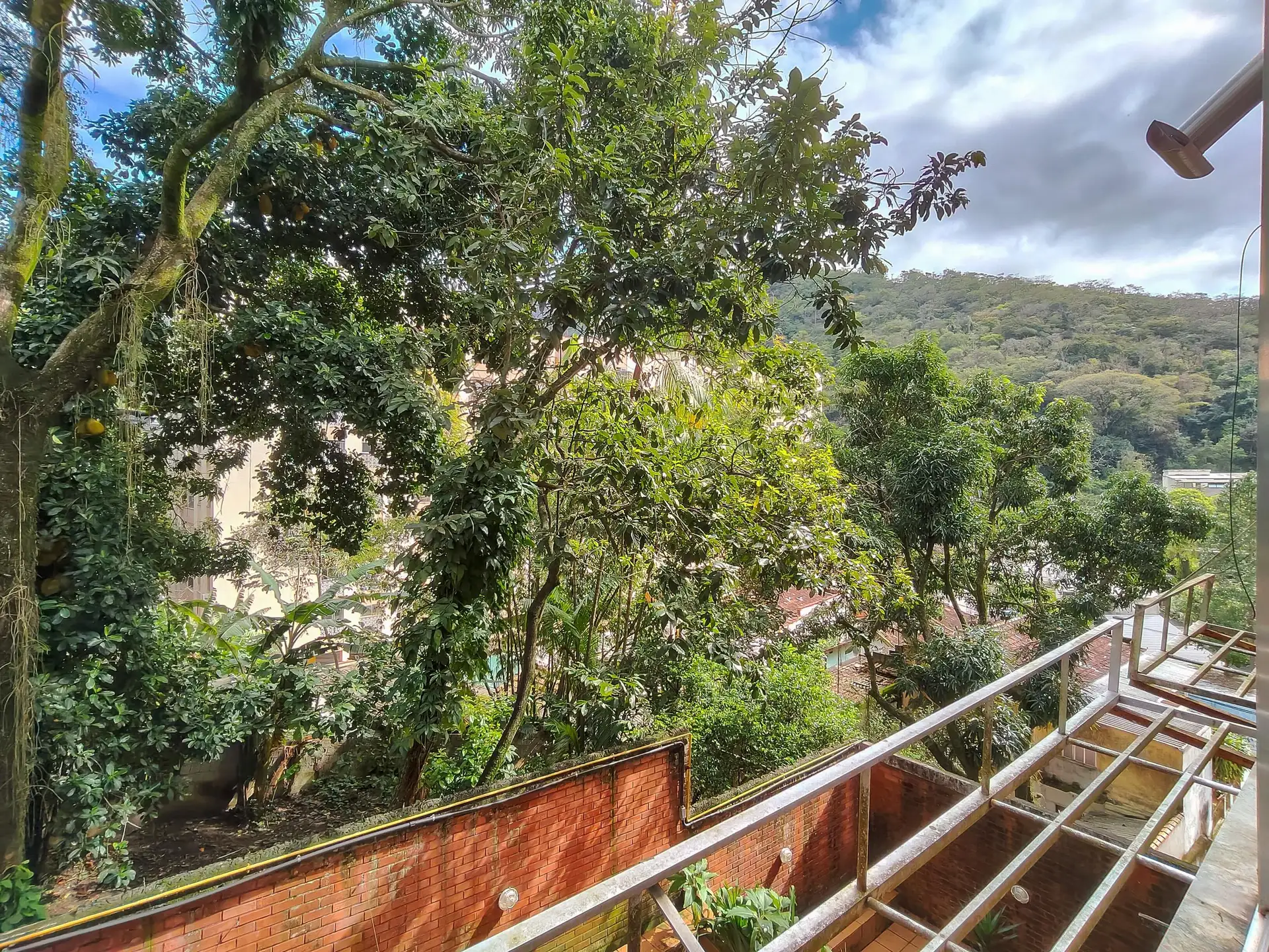 2-bedroom apartment with 2 bathrooms and mountain views — photo 8