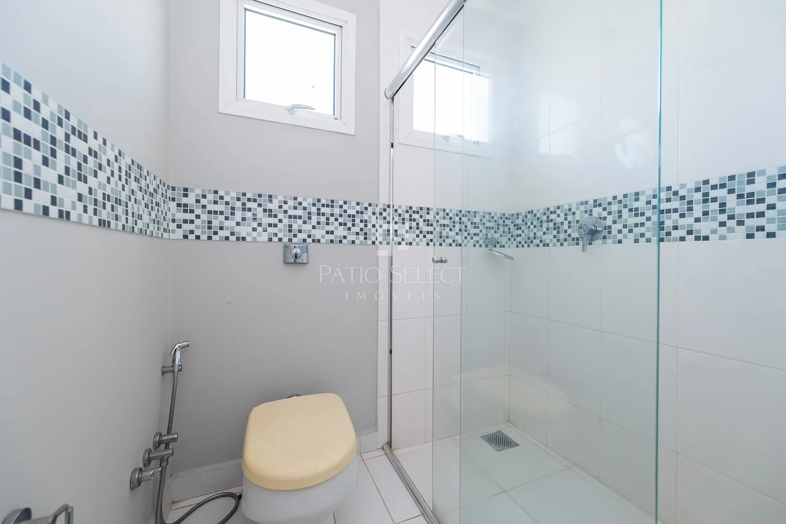 Furnished house, 305 m², with a bathtub — photo 103