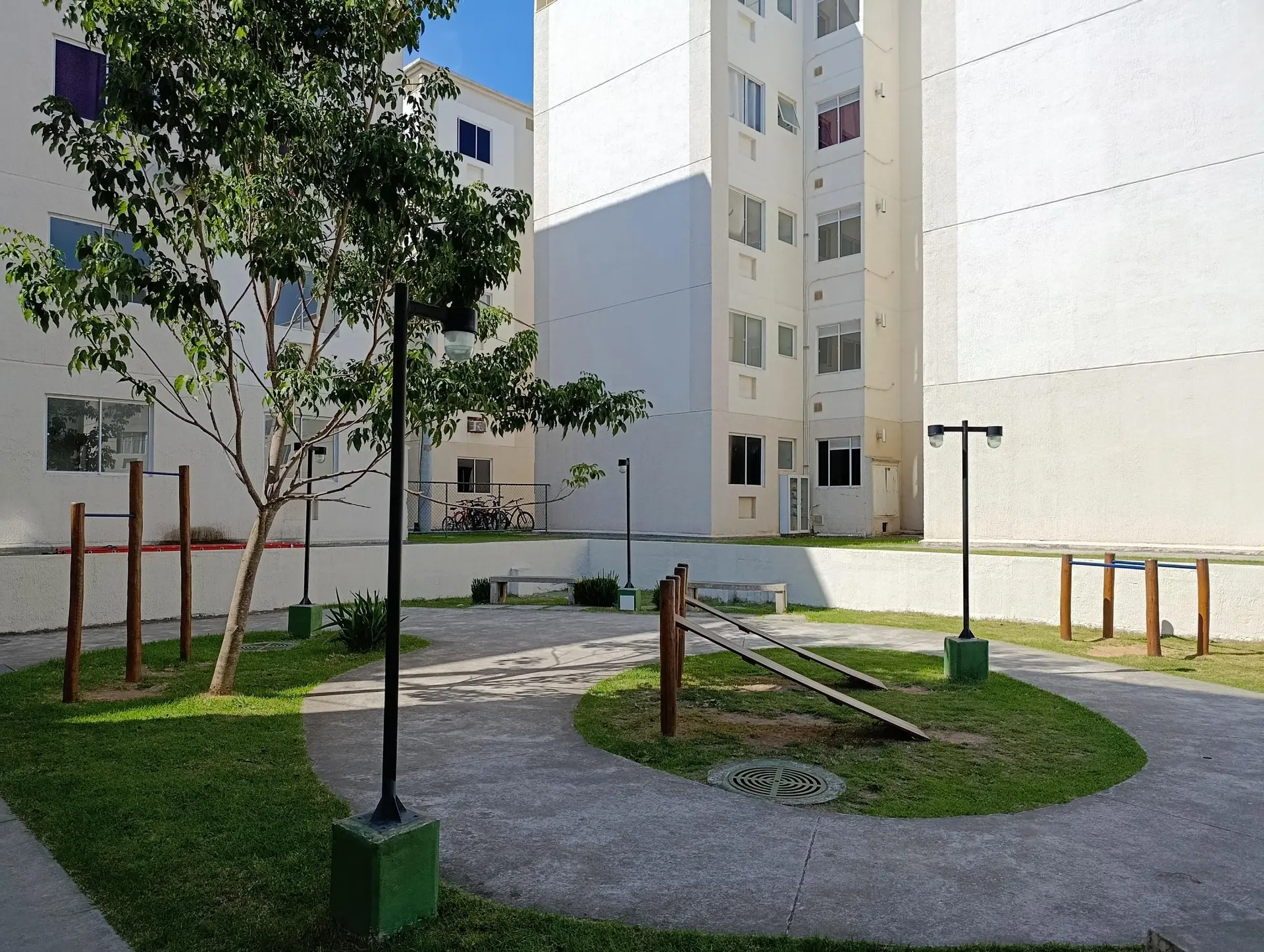 Unfurnished 2-bedroom apartment with 1 bath and 2 parking — photo 17