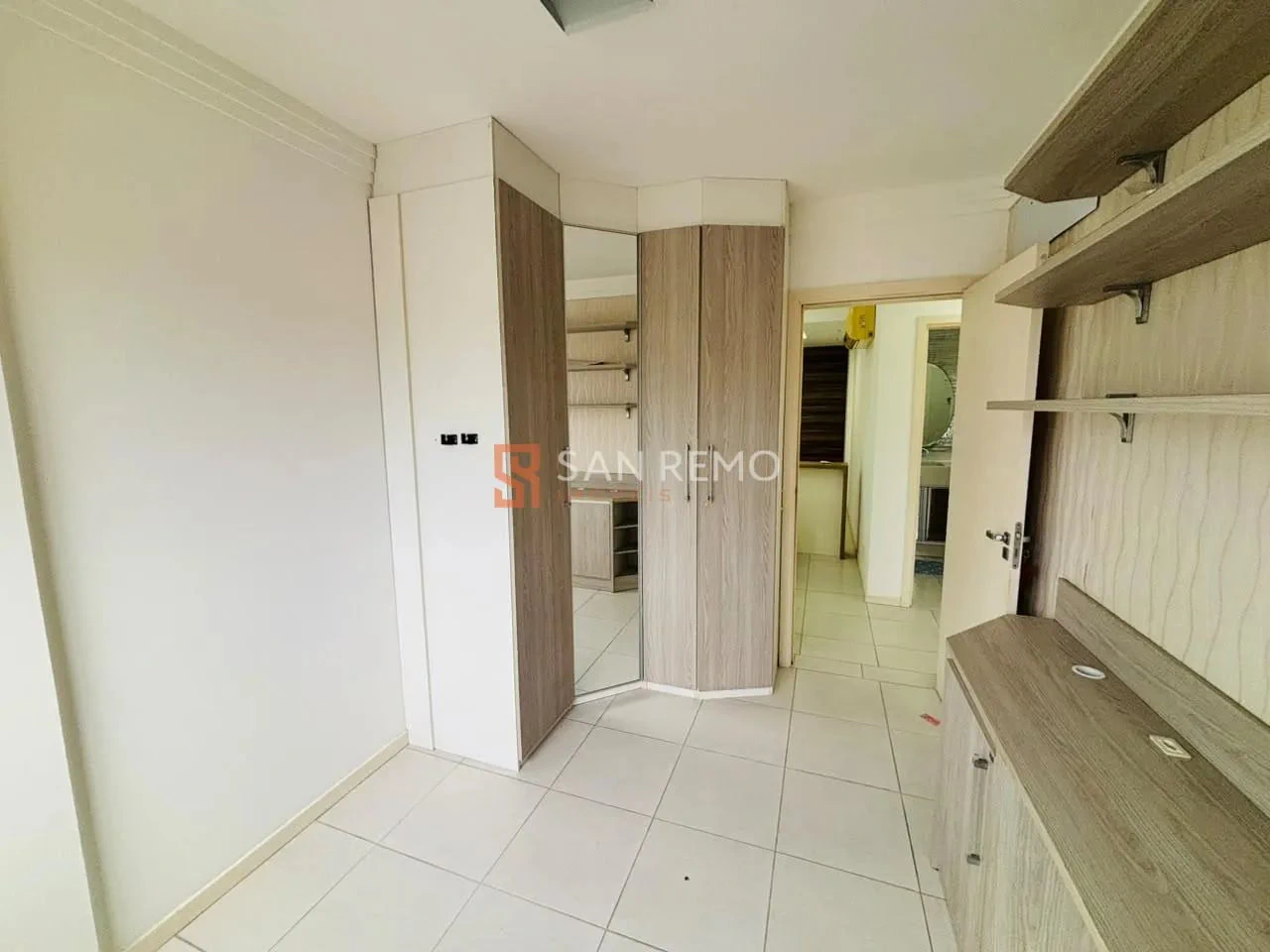 Home office in a 2-bedroom apartment, 71 m² — photo 3