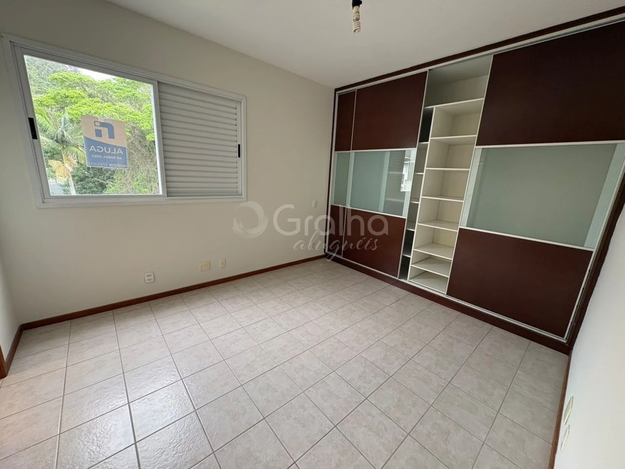 3-bedroom apartment in a building with a pool — photo 11