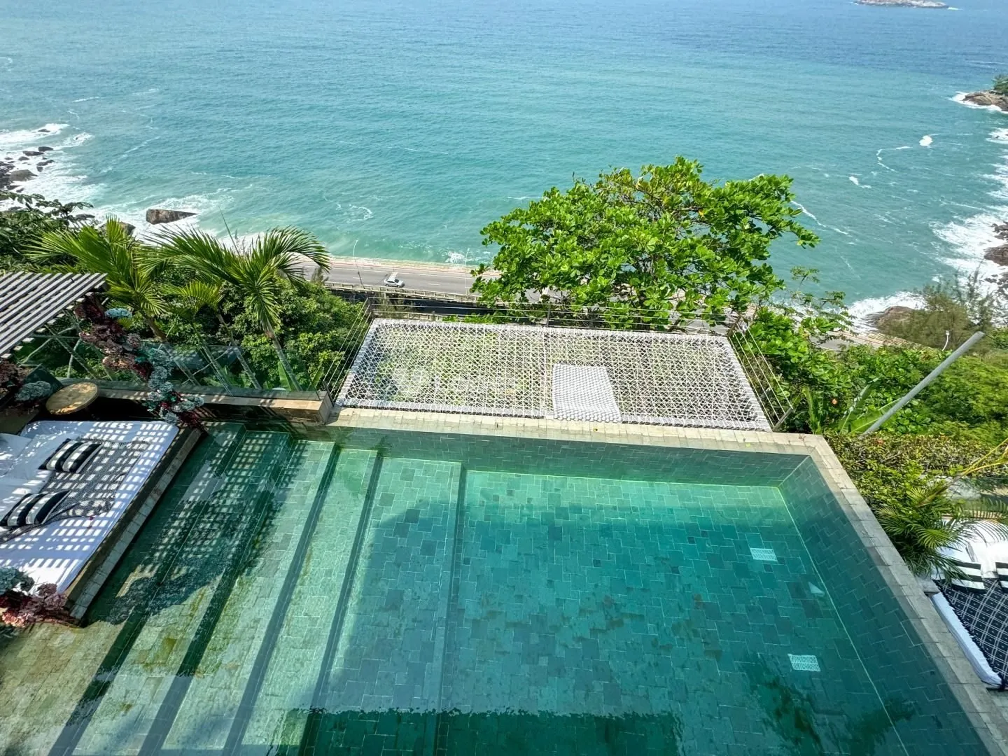 House with 5 en-suite bedrooms, 8 baths and 3 parking — photo 10