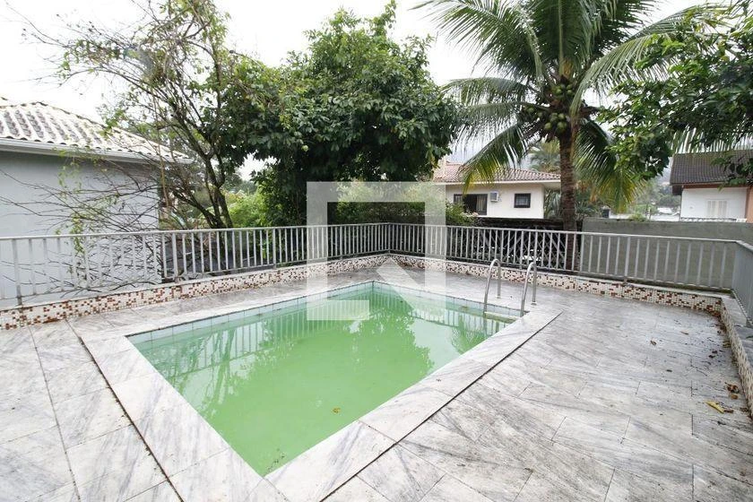 Condominium house with a balcony and private garden — photo 43
