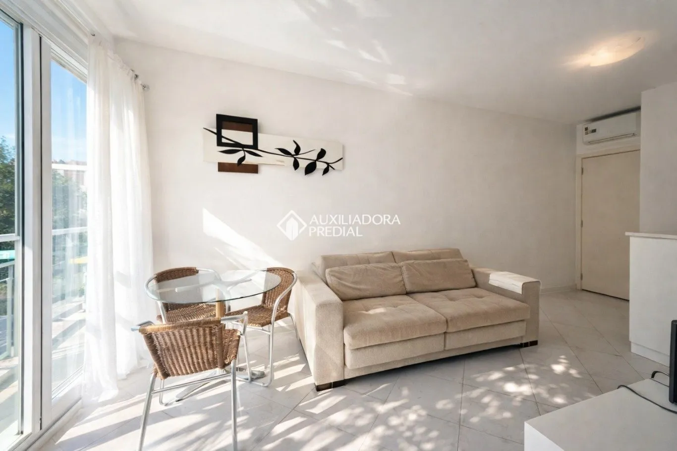 Apartamento amueblado de 2 dormitorios y cocina abierta