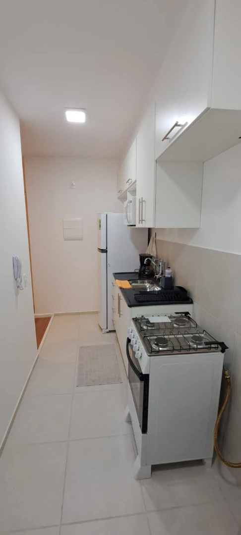 2-bedroom apartment with wood or laminate floors — photo 7