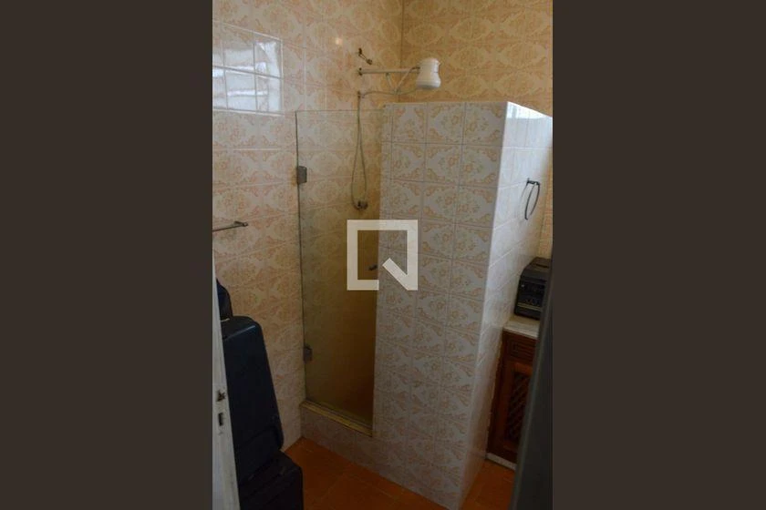 House with 5 bedrooms, balcony and 650 m² — photo 48