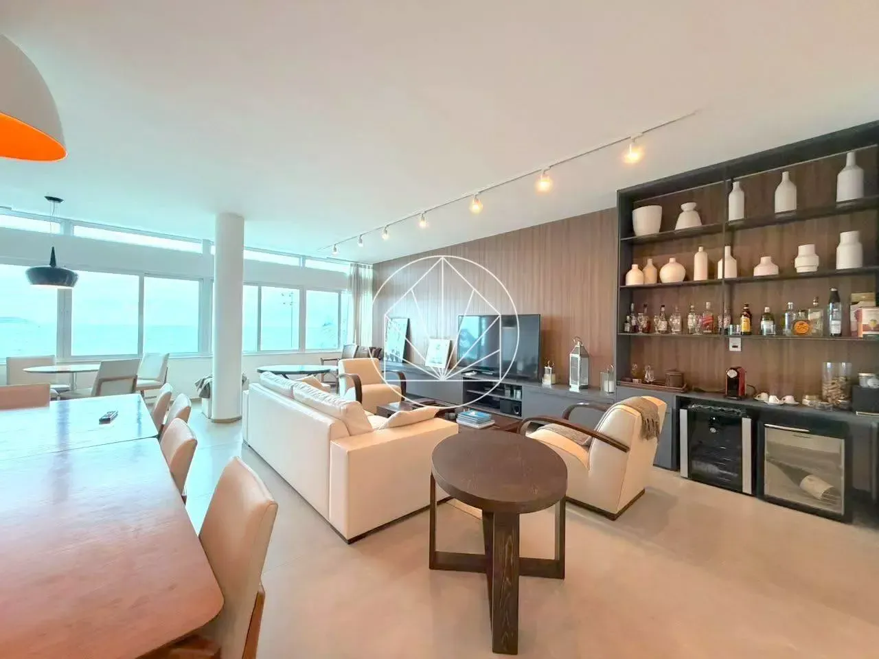 Furnished 160 m² apartment with 3 en-suite bedrooms