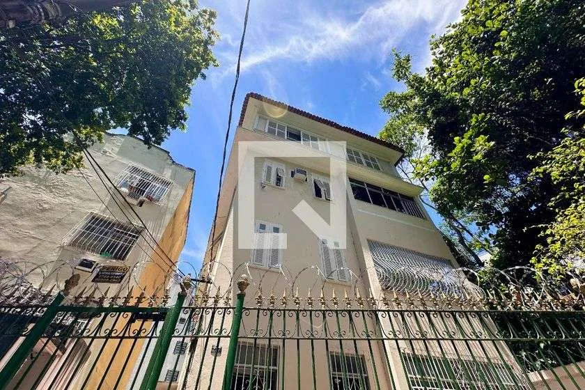 Apartamento de 3 quartos com cozinha separada e 70 m² — photo 9