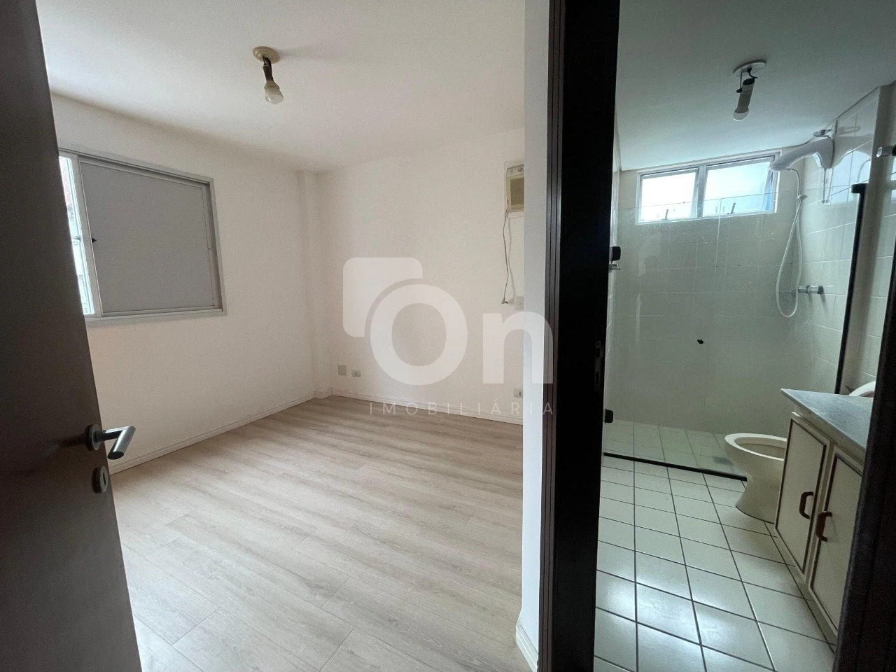 Apartment, 80 m², with wood or laminate floors — photo 14