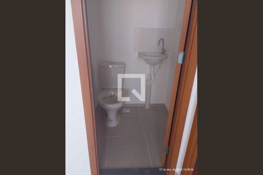 2-bedroom rental apartment with electric shower — photo 5