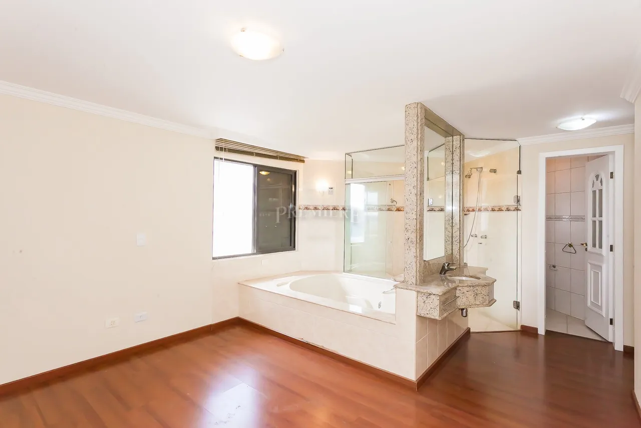 Unfurnished 3-bedroom house with private garden — photo 14