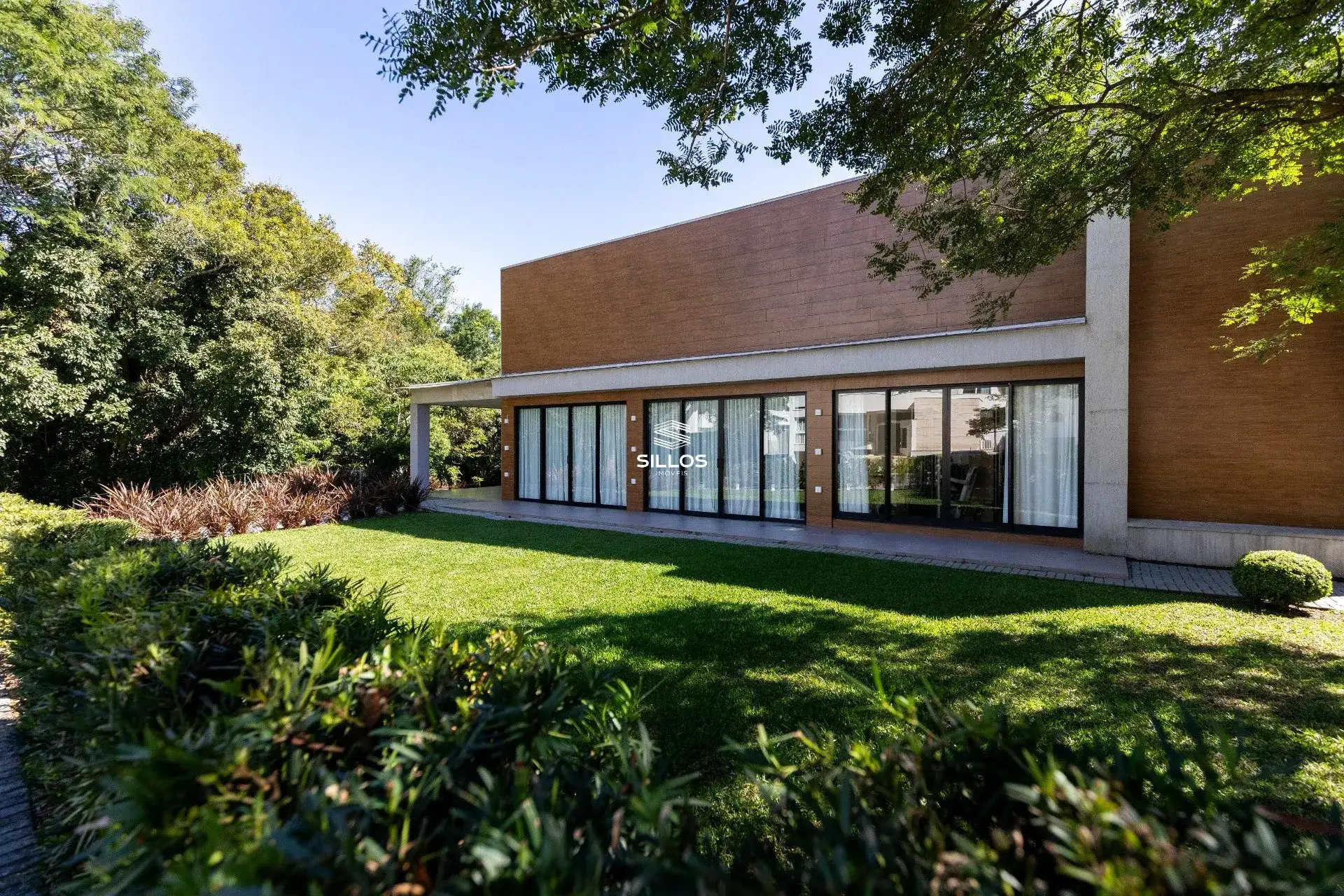 House with 4 bedrooms, 8 parking spaces in a condo — photo 61
