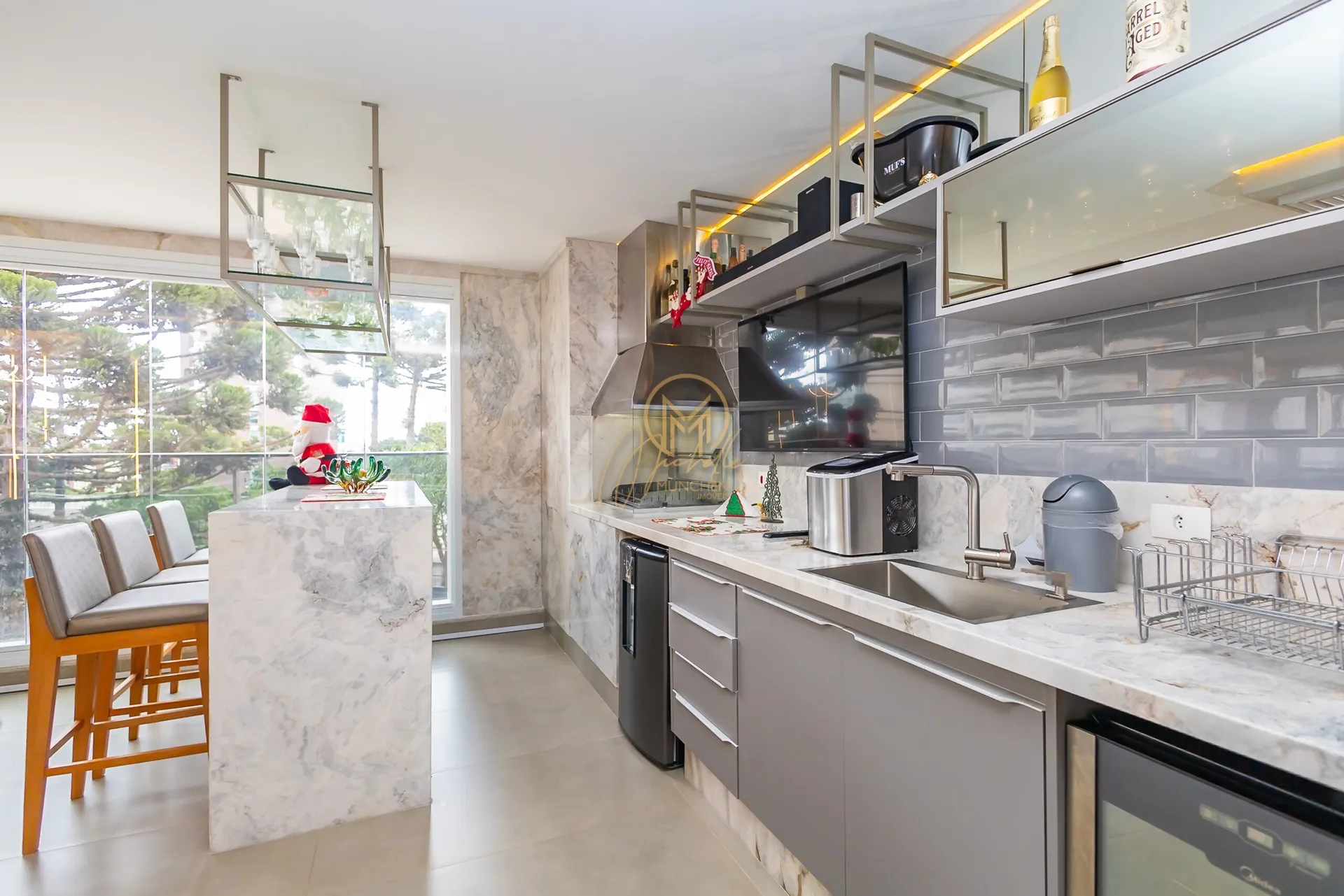 Furnished 462 m² apartment with 4 en-suite rooms — photo 16