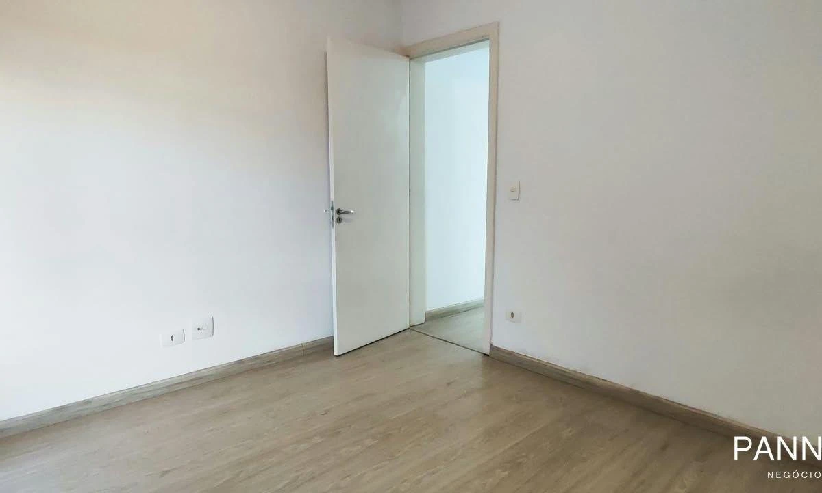 2-bedroom apartment with a grill on the balcony — photo 39