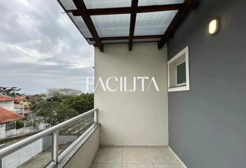 Casa com 3 quartos e cozinha americana com fogão — photo 42