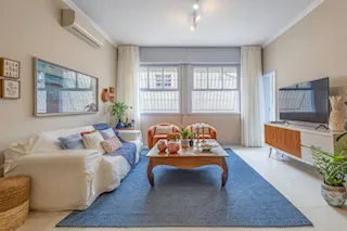 Apartment on the 4th floor with a glass-enclosed balcony — photo 6