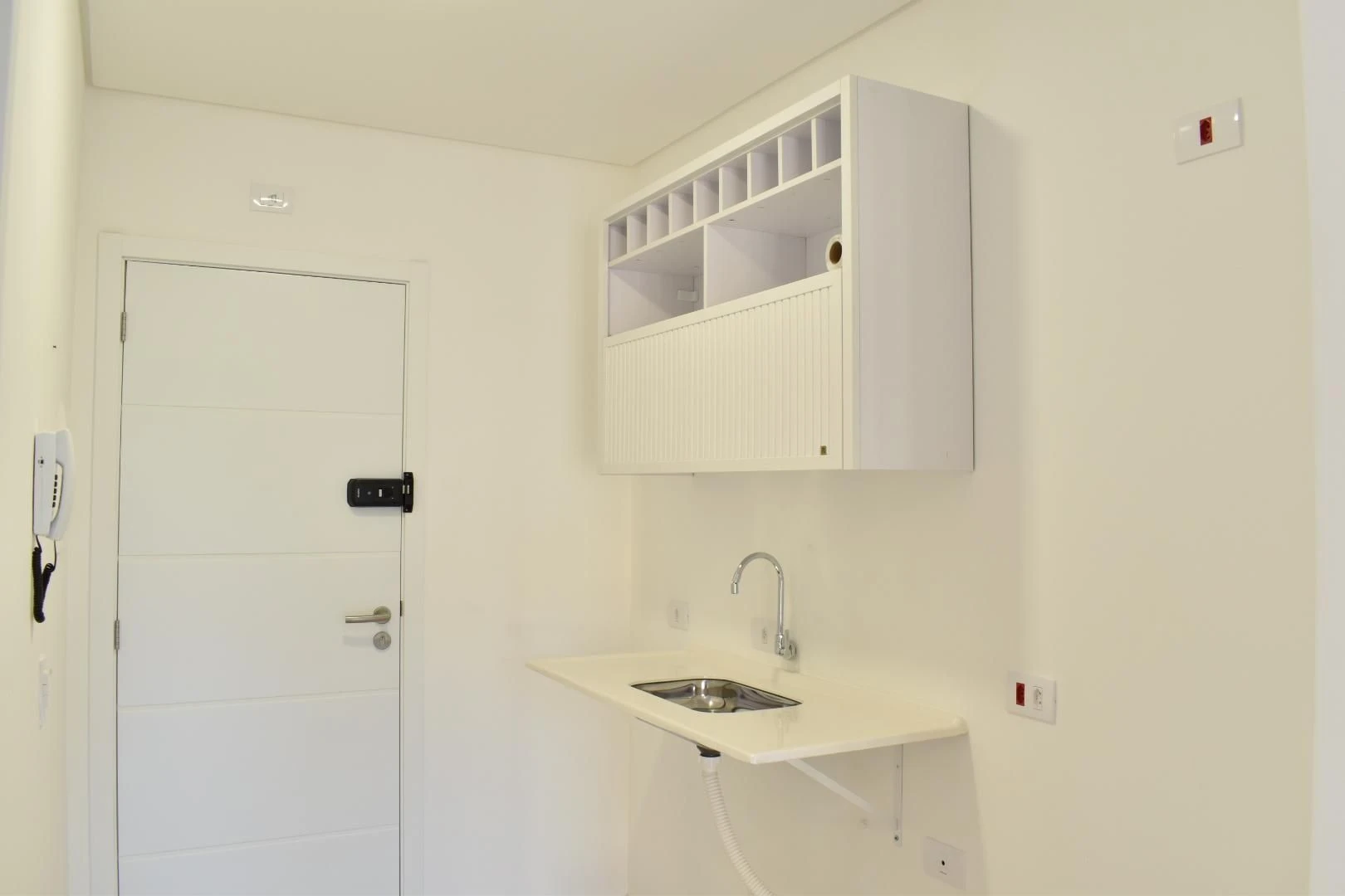Студія 24 м² з пральною машиною та робочим місцем — photo 30