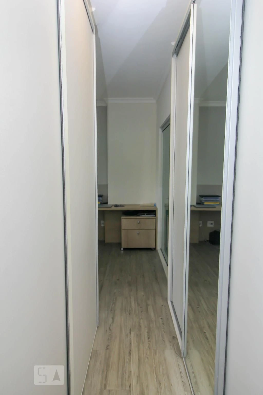 3-bedroom apartment with a glass-enclosed balcony — photo 68