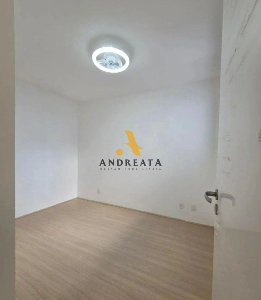 2-bedroom apartment in a building with a gym — photo 9