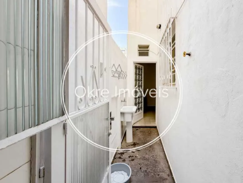 3-bedroom house with a grill on the balcony — photo 12