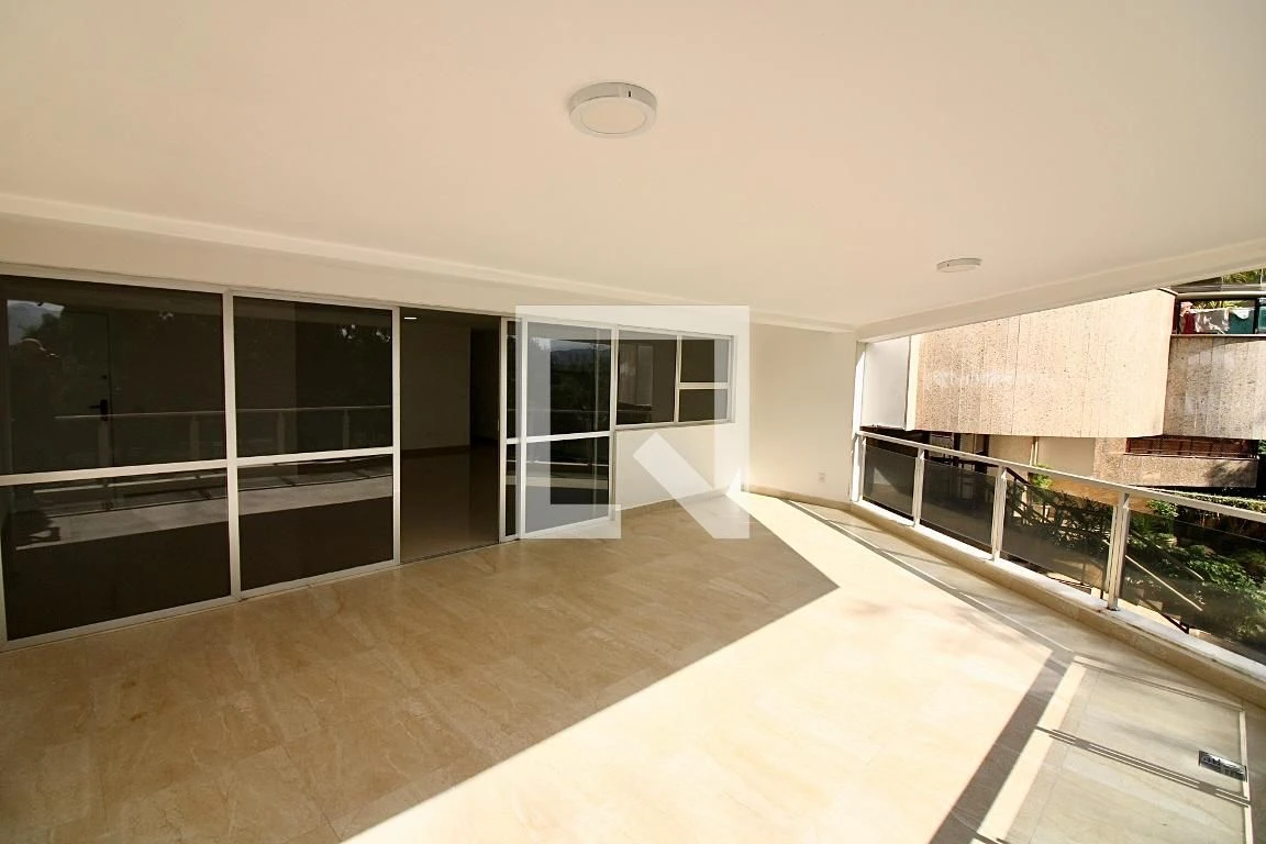 3-bedroom apartment, 1 with its own bathroom, 200 m² — photo 7
