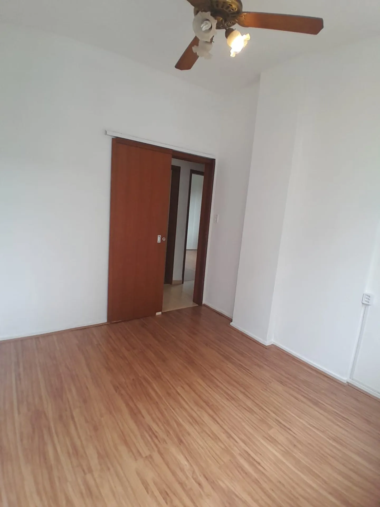 Apartment, 88 m², with wood or laminate floors — photo 7