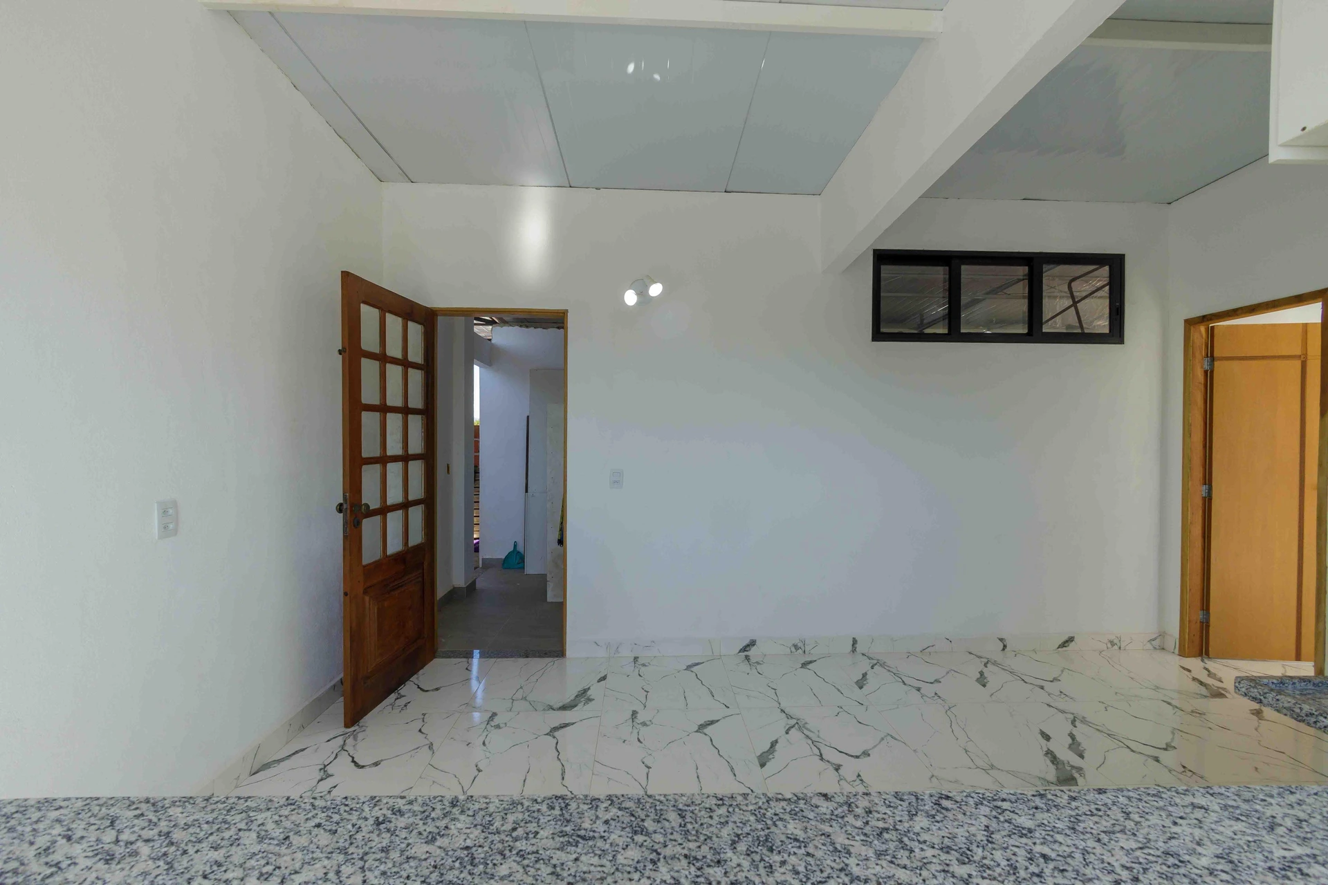Monoambiente, 40 m², con ventanales de piso a techo — photo 18