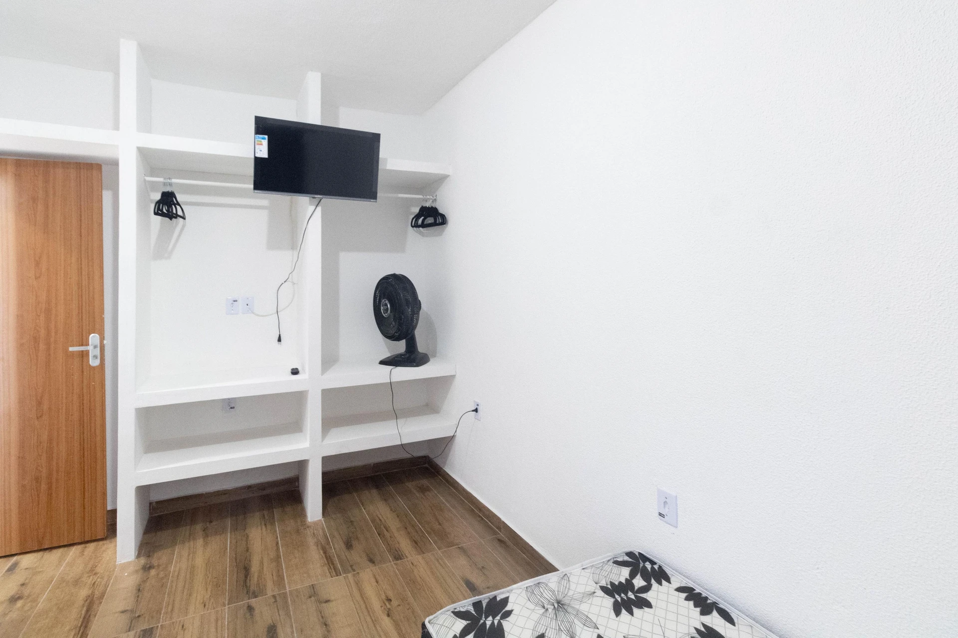 Apartamento sem mobília com 2 quartos e 1 banheiro — photo 4
